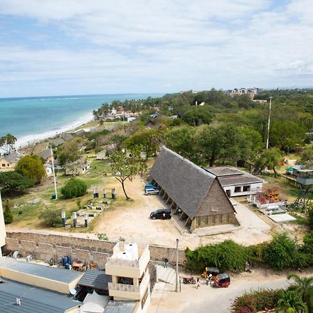 Beach Front Studio Apartment Nyali Beach Екстериор снимка