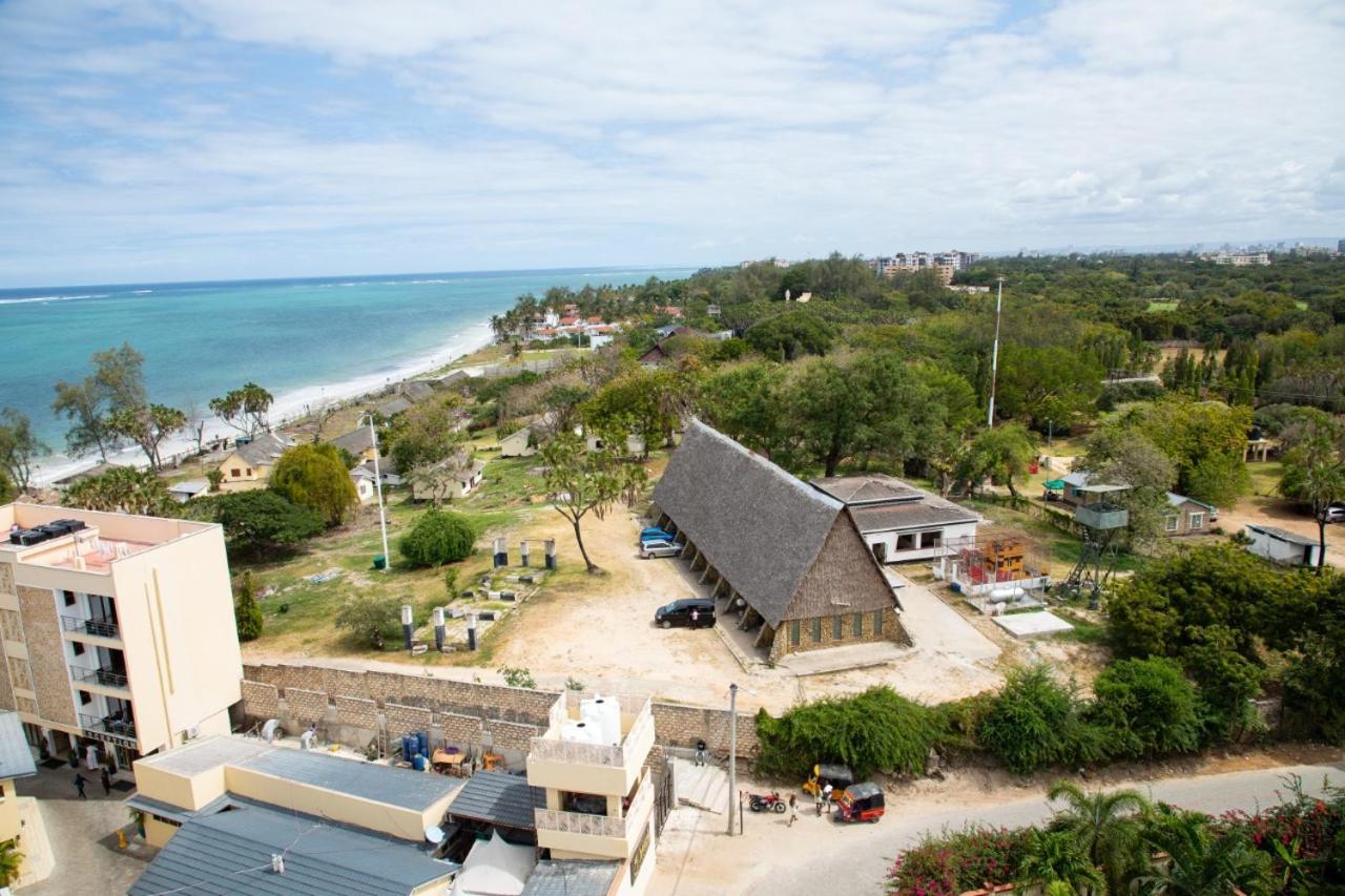 Beach Front Studio Apartment Nyali Beach Екстериор снимка